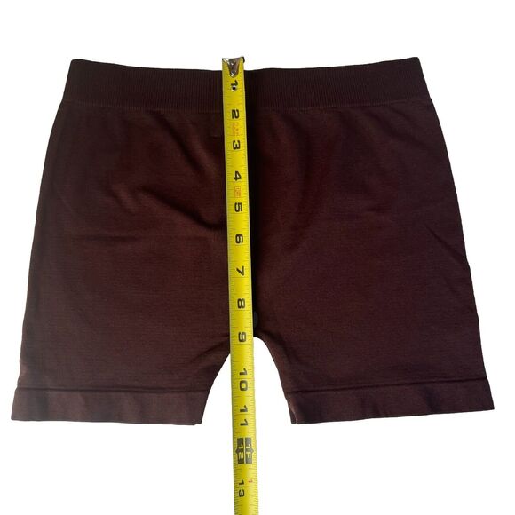 MOPAS Women's Ribbed Waistband Seamless One Size 9” Rise Hot Short Leggings - Picture 5 of 6